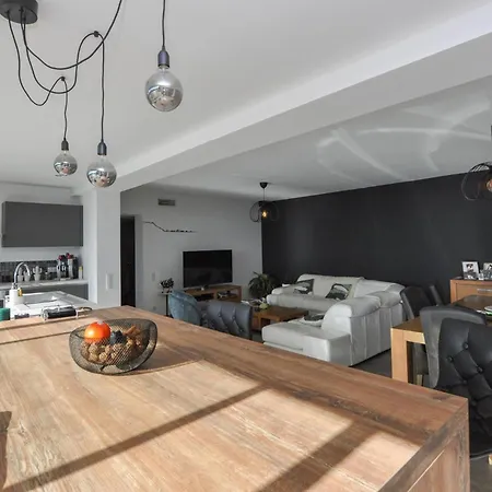 בית נופש 4 Bedroom Gorgeous In אוליאולה