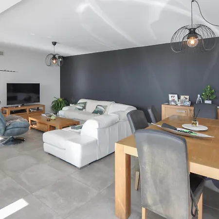 4 Bedroom Gorgeous In בית נופש